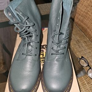 8 hole Dr Martens